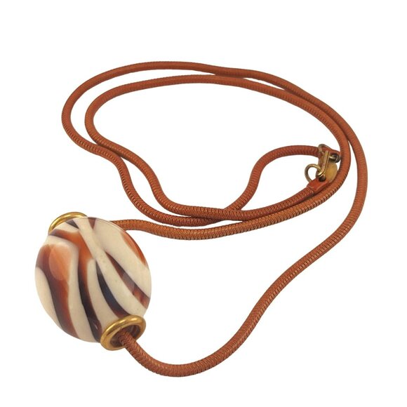 Diane Von Furstenberg 1970's Resin Necklace Oval Ball Necklace 28 inch - Picture 5 of 7